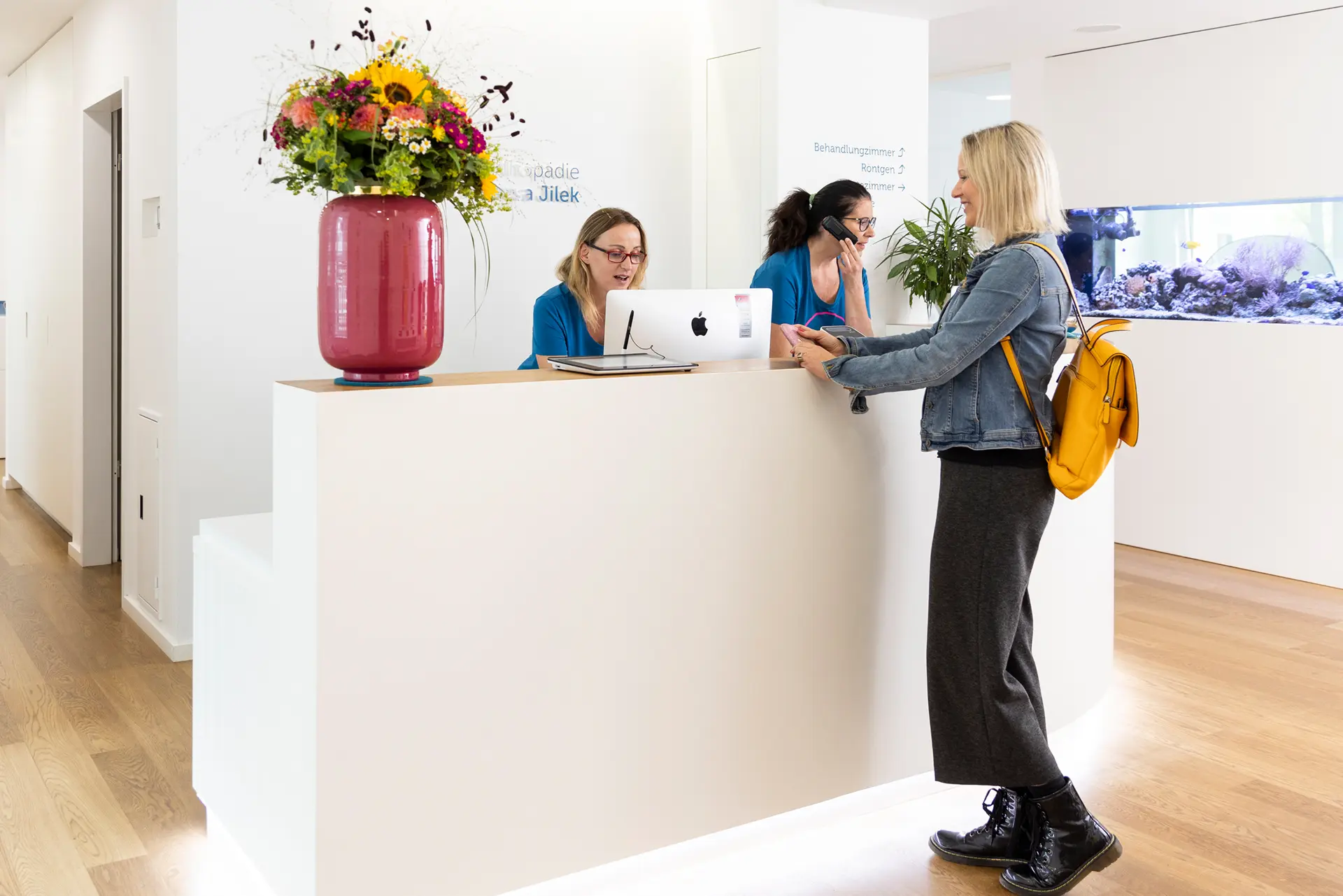 professionelle Patientenkommunikation einer Erstberatung in kieferorthopädischer Praxis Wolfratshausen, München Süd